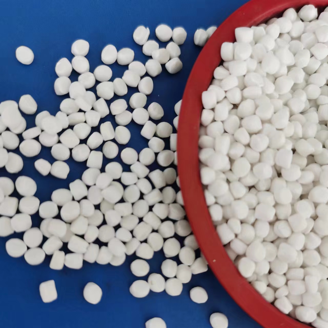 碳酸鈣(gai)填充母(mu)料的使(shi)用解析(xi)