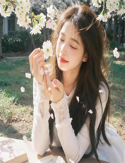 唐突的女人劇情介紹_激情人妻無碼又大又粗蜜桃AV